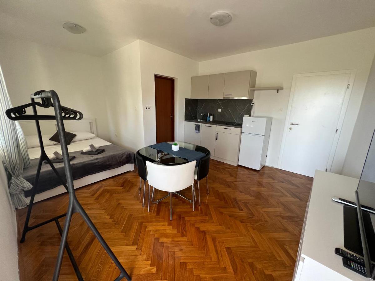 Apartments Antolkovic Ugljan Exteriér fotografie